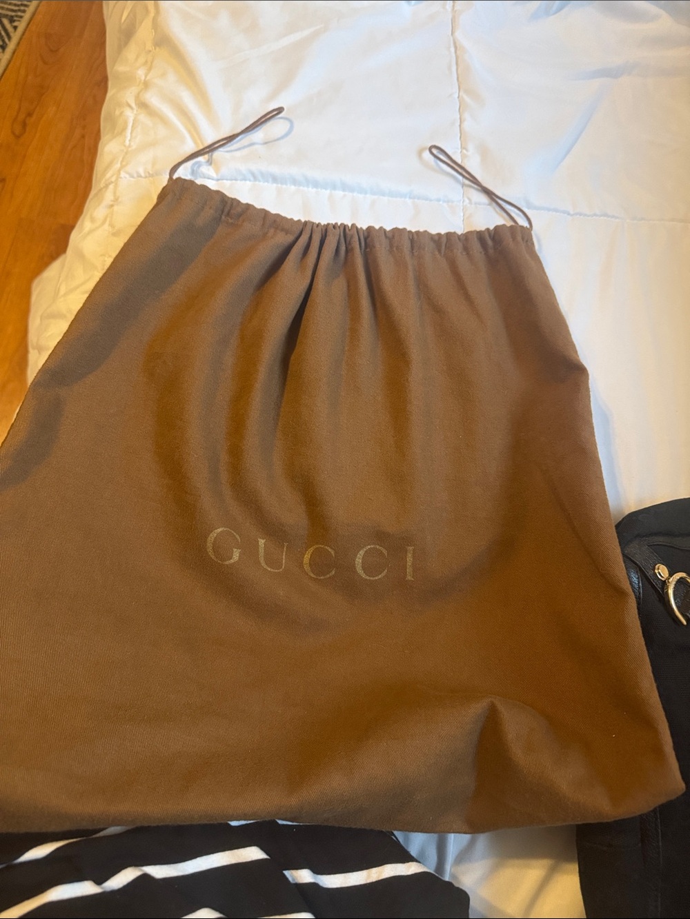 Gucci Black Leather and Canvas Tote with wallet, Gold Hardware and dusty!!!! - Picture 14 of 14